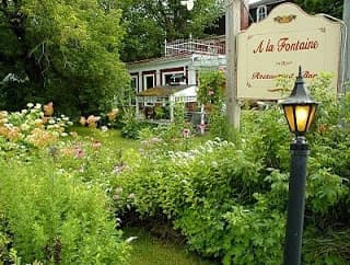 À la fontaine